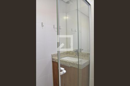 Banheiro de kitnet/studio para alugar com 1 quarto, 26m² em Prado Velho, Curitiba