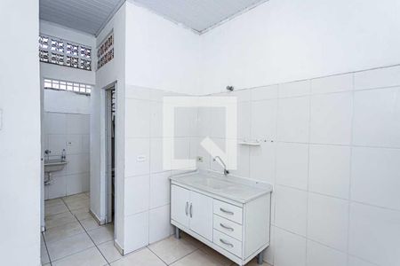 Cozinha de casa para alugar com 1 quarto, 28m² em Vila Prado, São Paulo