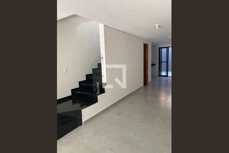 Foto 01 de casa à venda com 2 quartos, 108m² em Vila Nhocuné, São Paulo