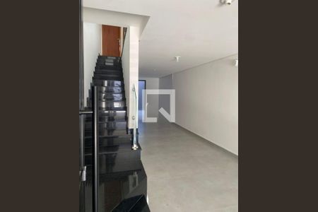 Foto 02 de casa à venda com 3 quartos, 105m² em Vila Nhocuné, São Paulo