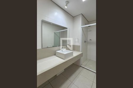 Banheiro de apartamento para alugar com 1 quarto, 45m² em Centro de Apoio I (alphaville), Santana de Parnaíba