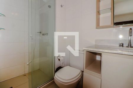 Banheiro de kitnet/studio para alugar com 1 quarto, 39m² em Independência, Porto Alegre