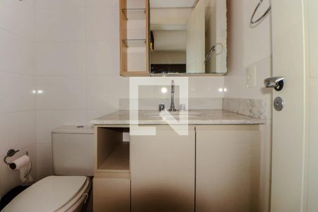 Banheiro de kitnet/studio para alugar com 1 quarto, 39m² em Independência, Porto Alegre