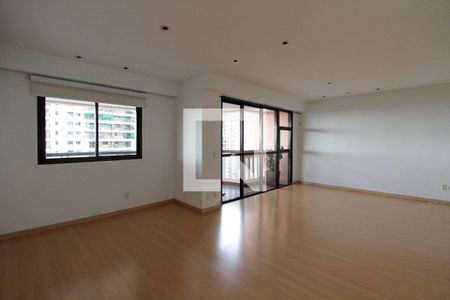 Sala de apartamento para alugar com 3 quartos, 129m² em Barra da Tijuca, Rio de Janeiro