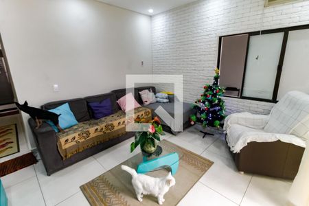 Sala de casa para alugar com 4 quartos, 157m² em Jardim Campo Limpo, São Paulo