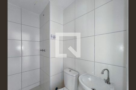 Banheiro de kitnet/studio à venda com 1 quarto, 33m² em Santo Cristo, Rio de Janeiro