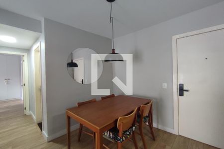 Sala de apartamento para alugar com 2 quartos, 70m² em Barra da Tijuca, Rio de Janeiro