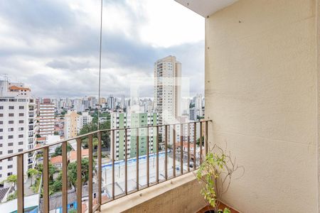 Varanda de apartamento para alugar com 3 quartos, 73m² em Vila Gumercindo, São Paulo