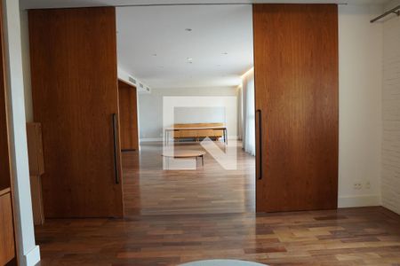 Sala de TV de apartamento à venda com 4 quartos, 267m² em Jardim Universidade Pinheiros, São Paulo