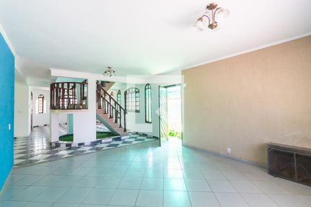 Sala de Estar de casa para alugar com 4 quartos, 200m² em City Bussocaba, Osasco