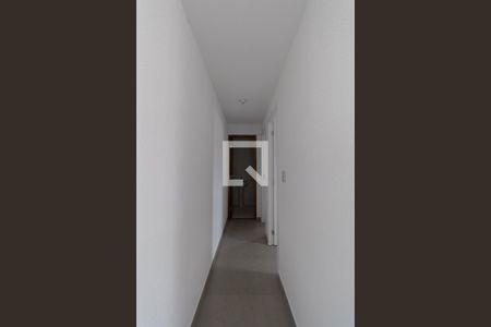 Corredor de apartamento para alugar com 2 quartos, 50m² em Vila Sao Geraldo, São Paulo