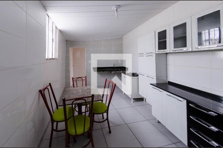 Cozinha/Sala de kitnet/studio para alugar com 2 quartos, 70m² em Caiçaras, Belo Horizonte