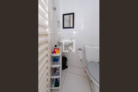 Banheiro de apartamento para alugar com 3 quartos, 55m² em Caiçaras, Belo Horizonte