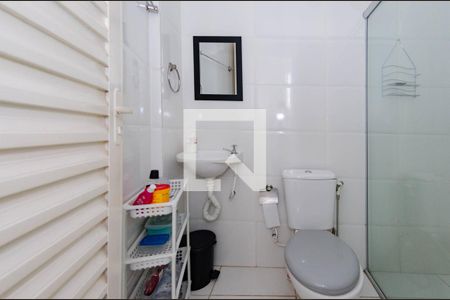 Banheiro de apartamento para alugar com 3 quartos, 55m² em Caiçaras, Belo Horizonte