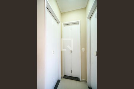 Hall dos quartos de apartamento para alugar com 2 quartos, 50m² em Vila Talarico, São Paulo