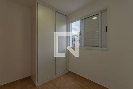 Quarto 2 de apartamento para alugar com 2 quartos, 70m² em Heliópolis, Belo Horizonte