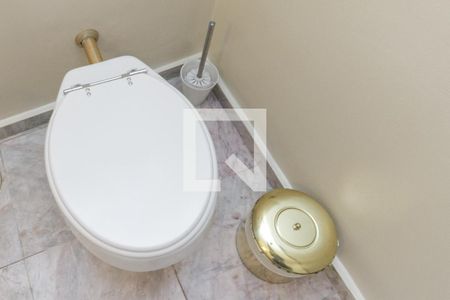 Casa à venda com 500m², 4 quartos e 3 vagas Casa à venda com 500m², 4 quartos e 3 vagasLavabo