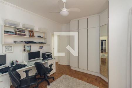 Casa à venda com 500m², 4 quartos e 3 vagas Casa à venda com 500m², 4 quartos e 3 vagasQuarto 2 - Suíte