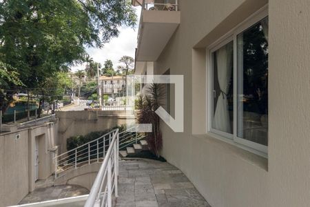 Casa à venda com 500m², 4 quartos e 3 vagas Casa à venda com 500m², 4 quartos e 3 vagasFachada
