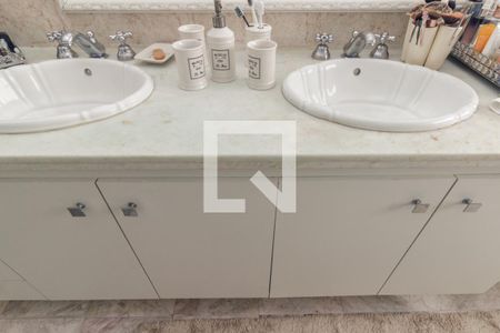 Casa à venda com 500m², 4 quartos e 3 vagas Casa à venda com 500m², 4 quartos e 3 vagasBanheiro 1 - Suíte