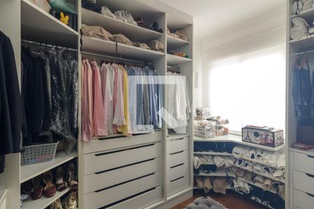 Casa à venda com 500m², 4 quartos e 3 vagas Casa à venda com 500m², 4 quartos e 3 vagasQuarto 1 - Suíte