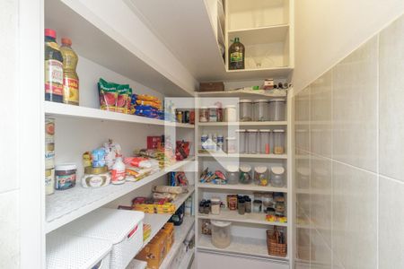 Casa à venda com 500m², 4 quartos e 3 vagas Casa à venda com 500m², 4 quartos e 3 vagasDespensa