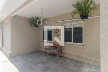 Casa à venda com 500m², 4 quartos e 3 vagas Casa à venda com 500m², 4 quartos e 3 vagasVaranda