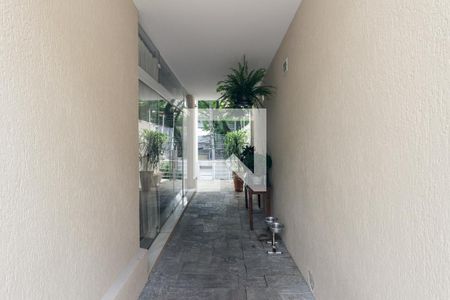 Casa à venda com 500m², 4 quartos e 3 vagas Casa à venda com 500m², 4 quartos e 3 vagasCorredor