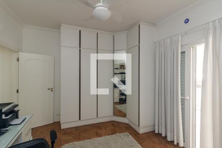 Casa à venda com 500m², 4 quartos e 3 vagas Casa à venda com 500m², 4 quartos e 3 vagasQuarto 2 - Suíte