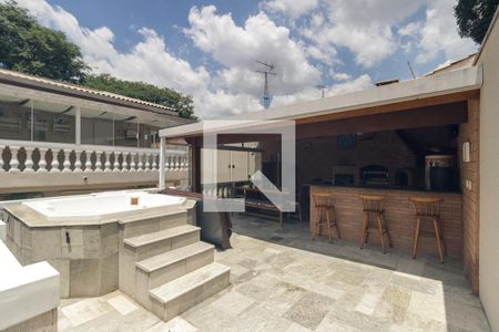 Casa à venda com 500m², 4 quartos e 3 vagas Casa à venda com 500m², 4 quartos e 3 vagasQuintal