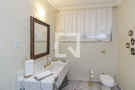 Casa à venda com 500m², 4 quartos e 3 vagas Casa à venda com 500m², 4 quartos e 3 vagasLavabo