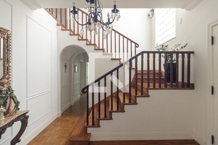 Casa à venda com 500m², 4 quartos e 3 vagas Casa à venda com 500m², 4 quartos e 3 vagasHall de Entrada