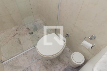 Casa à venda com 500m², 4 quartos e 3 vagas Casa à venda com 500m², 4 quartos e 3 vagasBanheiro 3