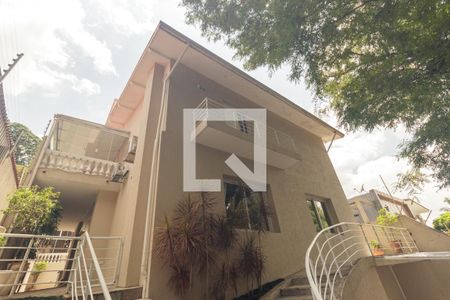 Casa à venda com 500m², 4 quartos e 3 vagas Casa à venda com 500m², 4 quartos e 3 vagasFachada