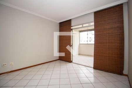 Sala de apartamento para alugar com 2 quartos, 80m² em Q 205, Brasília