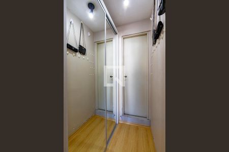 Closet de apartamento para alugar com 2 quartos, 70m² em Menino Deus, Porto Alegre