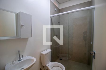 Banheiro de kitnet/studio para alugar com 1 quarto, 27m² em Vila Antonio, São Paulo