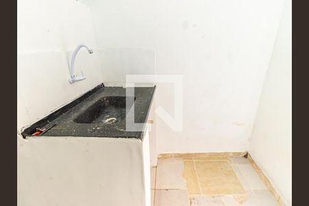 Cozinha de kitnet/studio para alugar com 1 quarto, 21m² em Vila Bertioga, São Paulo