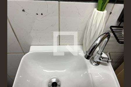 Lavabo de casa para alugar com 3 quartos, 163m² em Jardim Santo Antoninho, São Paulo