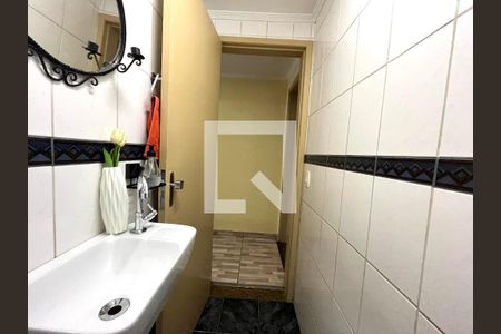 Lavabo de casa para alugar com 3 quartos, 163m² em Jardim Santo Antoninho, São Paulo