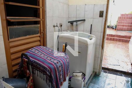 Casa à venda com 171m², 2 quartos e 2 vagas Casa à venda com 171m², 2 quartos e 2 vagasLavanderia