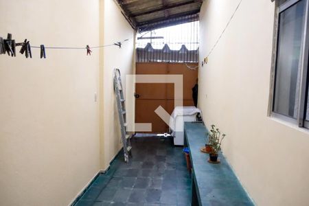 Casa à venda com 171m², 2 quartos e 2 vagas Casa à venda com 171m², 2 quartos e 2 vagasCorredor