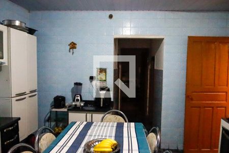 Casa à venda com 171m², 2 quartos e 2 vagas Casa à venda com 171m², 2 quartos e 2 vagasCozinha