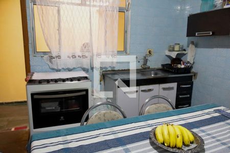 Casa à venda com 171m², 2 quartos e 2 vagas Casa à venda com 171m², 2 quartos e 2 vagasCozinha