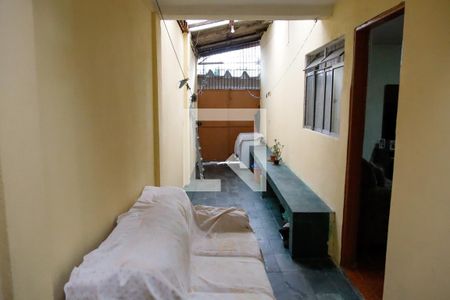 Casa à venda com 171m², 2 quartos e 2 vagas Casa à venda com 171m², 2 quartos e 2 vagasCorredor