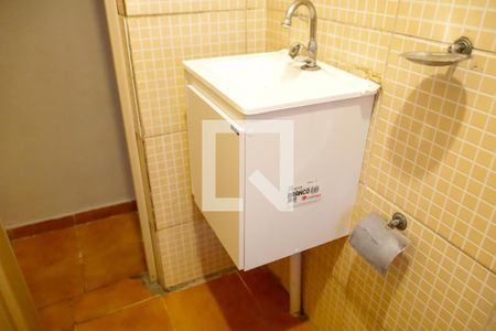 Casa à venda com 171m², 2 quartos e 2 vagas Casa à venda com 171m², 2 quartos e 2 vagasBanheiro