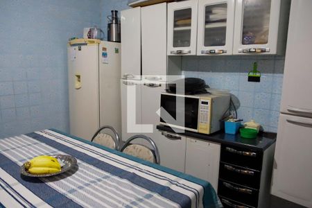 Casa à venda com 171m², 2 quartos e 2 vagas Casa à venda com 171m², 2 quartos e 2 vagasCozinha