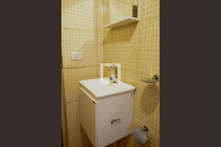 Casa à venda com 171m², 2 quartos e 2 vagas Casa à venda com 171m², 2 quartos e 2 vagasBanheiro