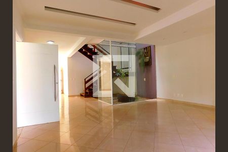 Sala de casa de condomínio para alugar com 3 quartos, 400m² em Residencial Paineiras, Campinas