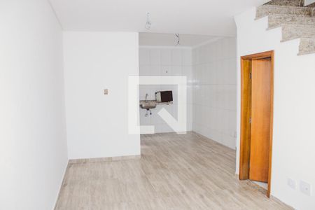 Sala/Cozinha de casa à venda com 2 quartos, 56m² em Vila Isolina Mazzei, São Paulo